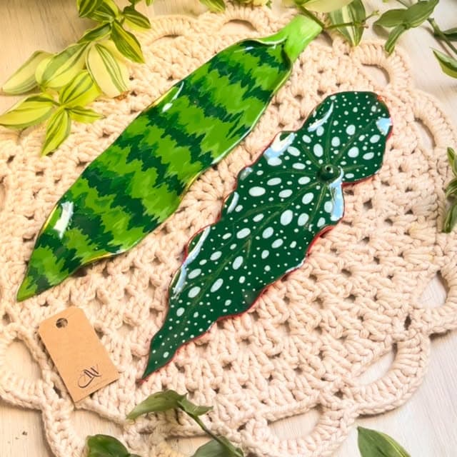 Post do Instagram do Ateliê Wackholz com incensários disponíveis